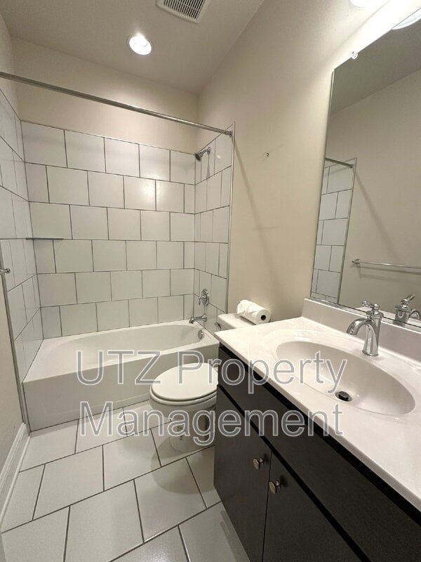 Building Photo - 967 Holden Rd