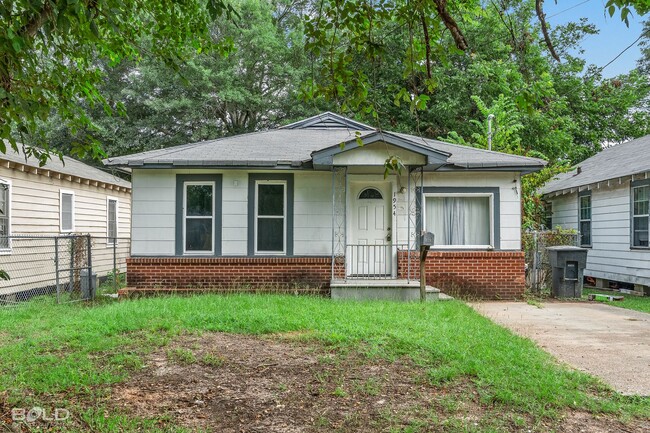 Building Photo - Home For Rent!