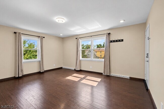 Building Photo - 58 Jardine Rd