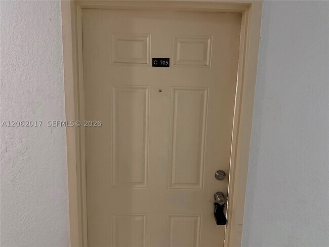 Building Photo - 9001 SW 77th Ave