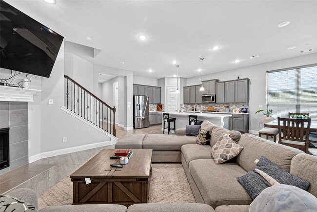 Building Photo - 6506 Tiburon Lakes Dr