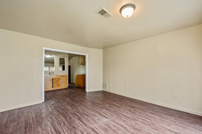 Building Photo - 5503 S Acres Dr