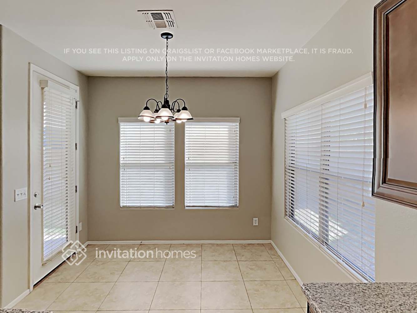 Building Photo - 21181 E Stonecrest Dr