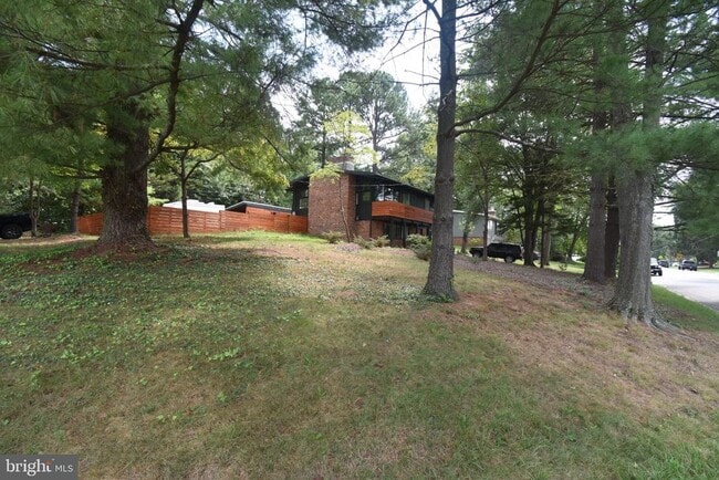 Building Photo - 2901 Pine Spring Rd