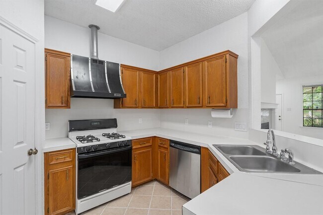 Building Photo - 1708 Woodwind Ln