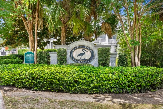 Building Photo - 210 Winding River Dr