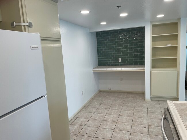 Building Photo - 249 Mangano Cir