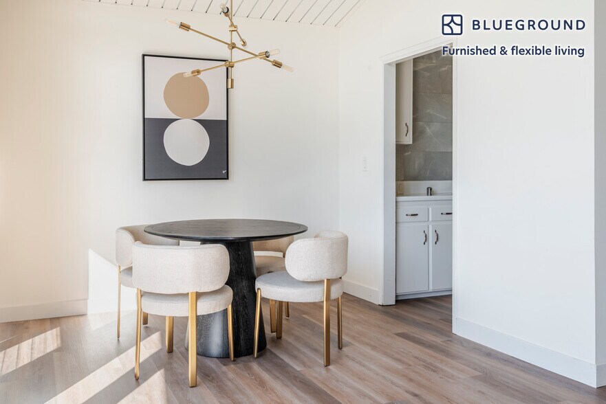 Building Photo - 801 Middlefield Rd