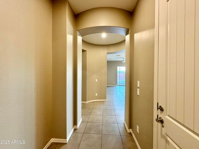 Building Photo - 2575 S Quaintance St