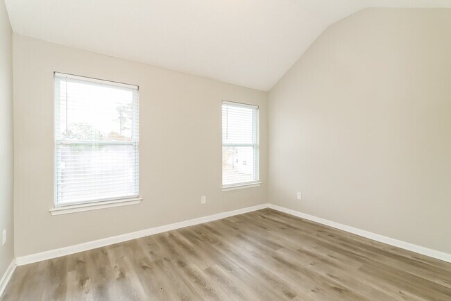 Building Photo - 265 Redding Ridge