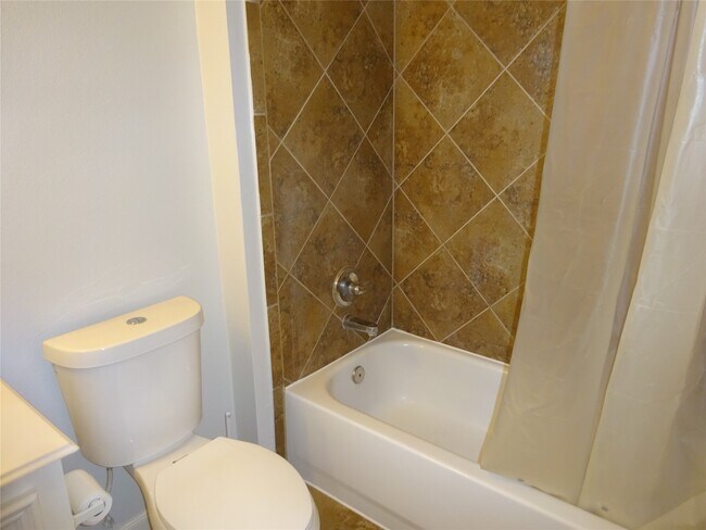 Building Photo - 13502 Redwood Shores Dr