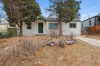 Building Photo - 3 Bed 1 bath Home in Downtown Castle Rock!