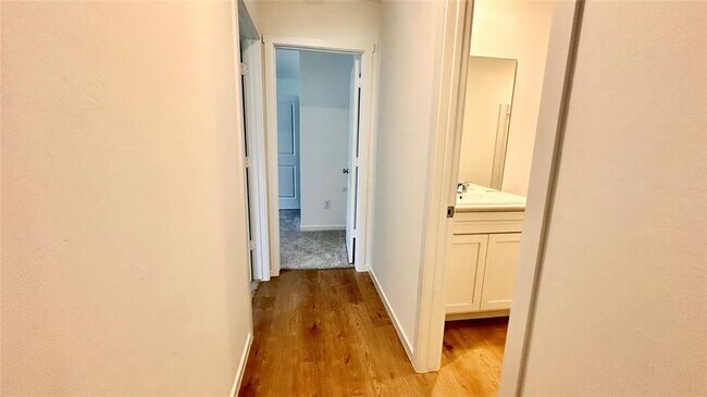 Building Photo - 20404 Deer Creek Dr
