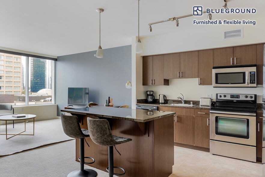 Building Photo - 10351 NE 10th St