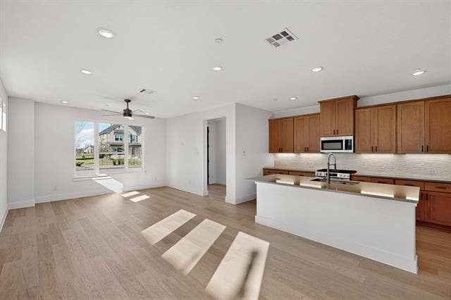 Building Photo - 1813 Summer Aura