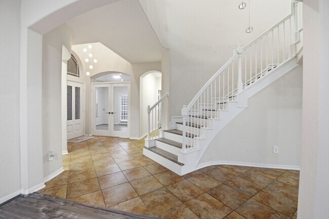 Building Photo - 5002 Rollingstone Rd