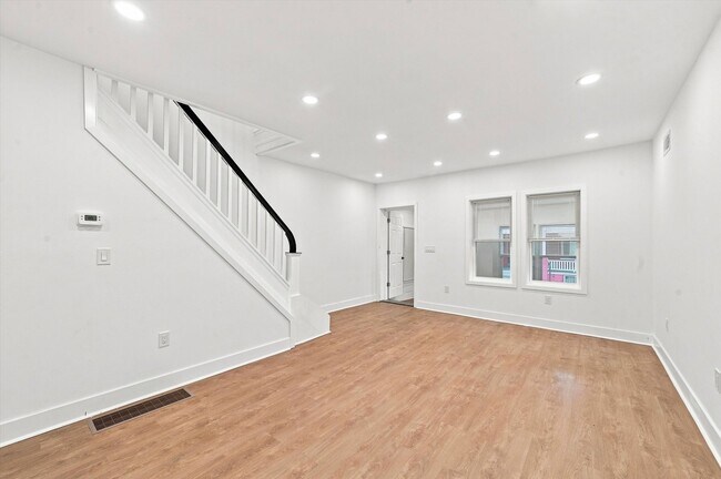 Building Photo - 269 S Hirst St