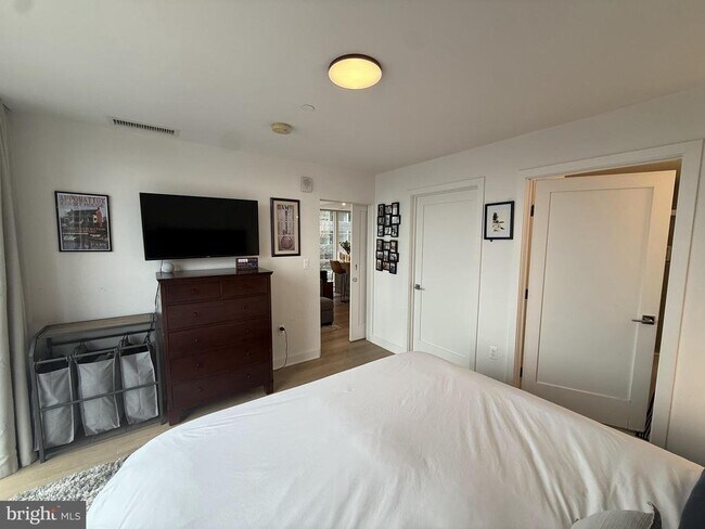 Building Photo - 37 L St SE