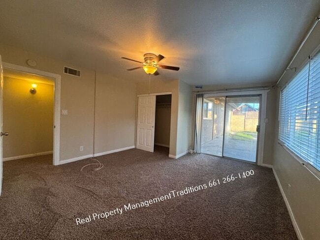 Building Photo - Great 3 + 2 Located in Quartz Hill