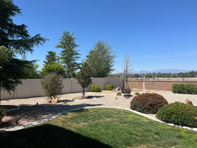 Building Photo - 3 bedroom 2 bathroom Home available in 55+...