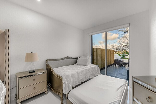 Building Photo - 1205 SW 146th Ct