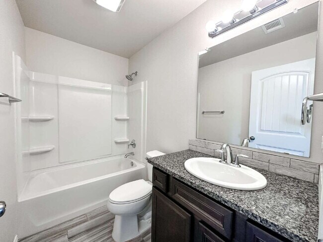 Building Photo - 3/2/2 Home in Windstone!