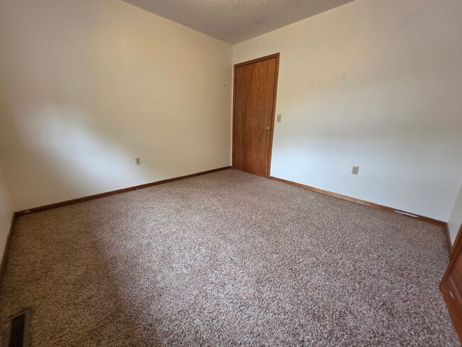Building Photo - 4925 Coventry Ct