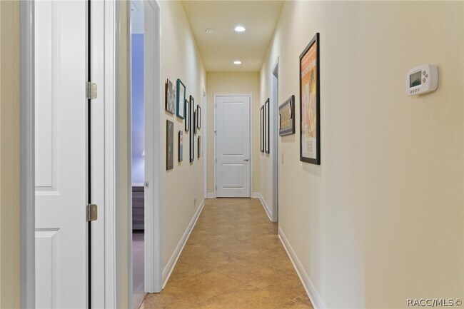 Building Photo - 2321 N Hickory Glen Point