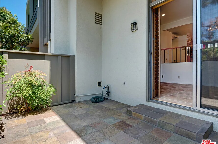 Building Photo - 13240 Fiji Way