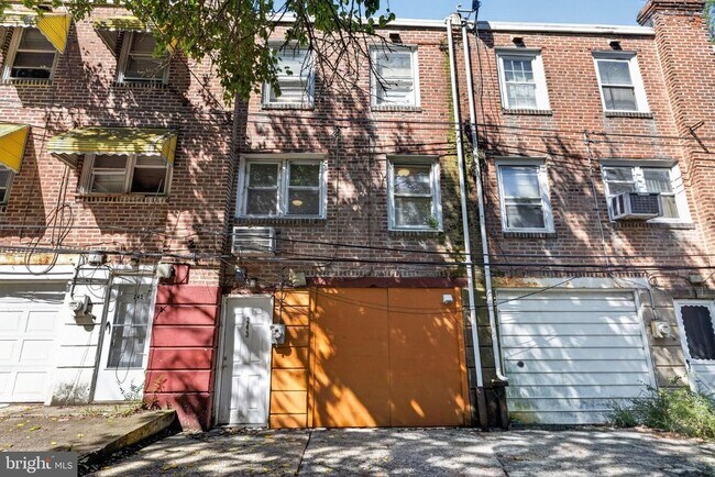 Building Photo - 243 W 22nd St