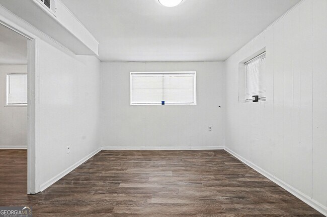 Building Photo - 2505 Shiloh Dr