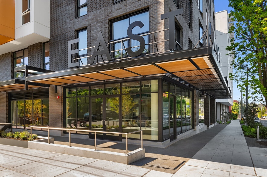 Building Photo - Liza Eastlake