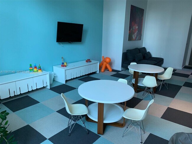 Building Photo - 1100 S Miami Ave