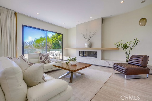 Building Photo - 1725 Del Mar Ave