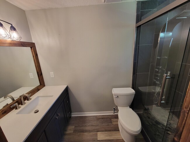 Building Photo - 400 Pristine Water Ln