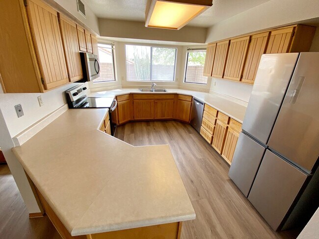 Building Photo - 11343 W Townley Ave