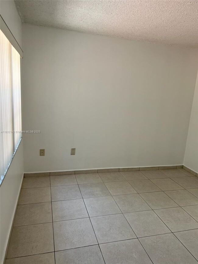 Building Photo - 15605 SW 74th Cir Dr