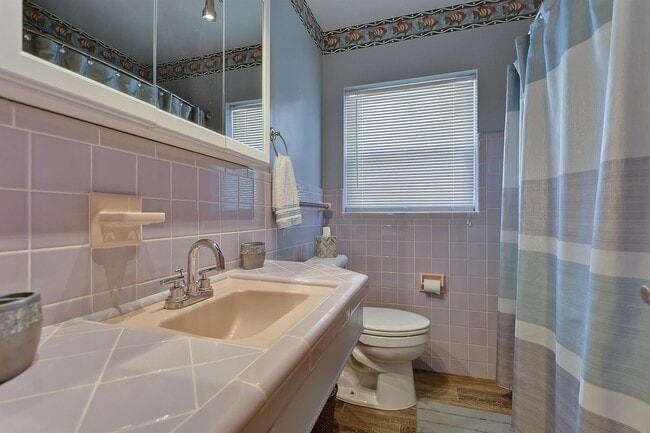 Building Photo - 5850 24th Ave S