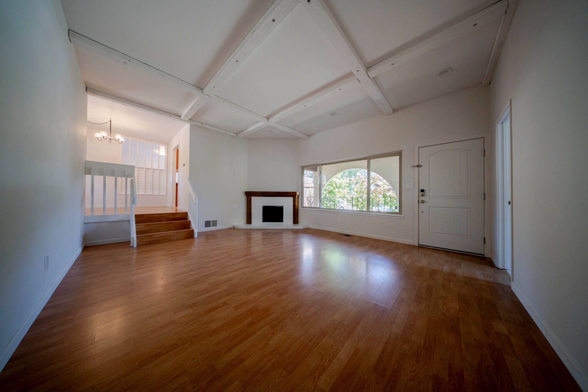 Building Photo - 2022 Ascot Dr