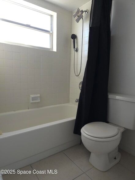 Building Photo - 245 Spring Dr