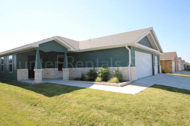 Building Photo - 805 Freedom Cir