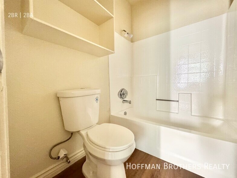 Building Photo - 15552 Nordhoff St