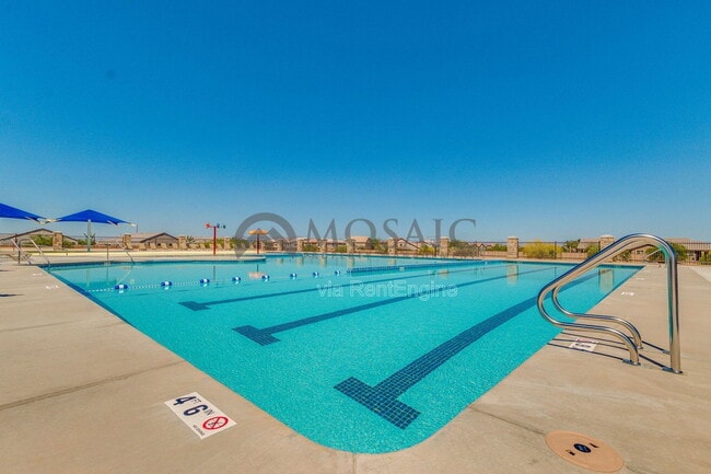 Building Photo - 2035 W Gold Dust Ave