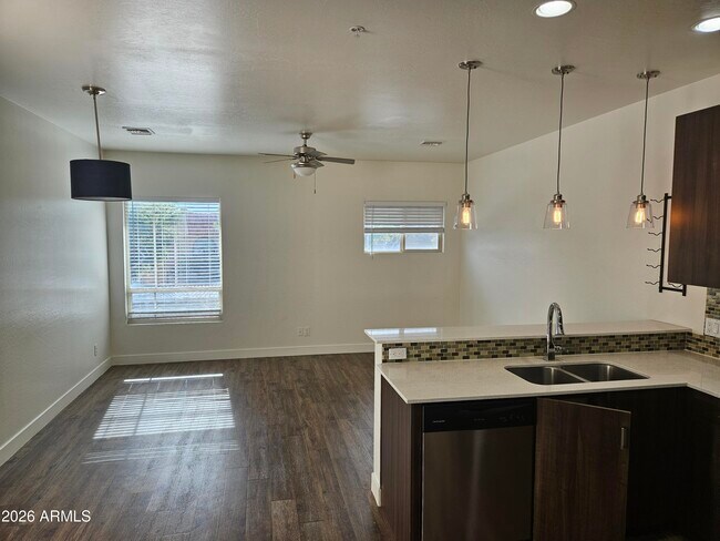 Building Photo - 7981 E Wilshire Dr