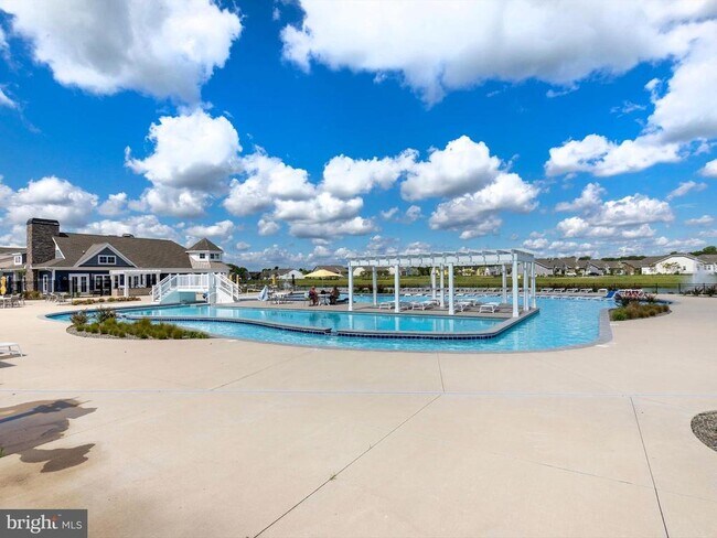 Building Photo - 26300 Tributary Blvd