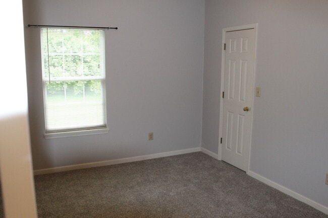 Building Photo - Beautiful Ranch Home in Avon!