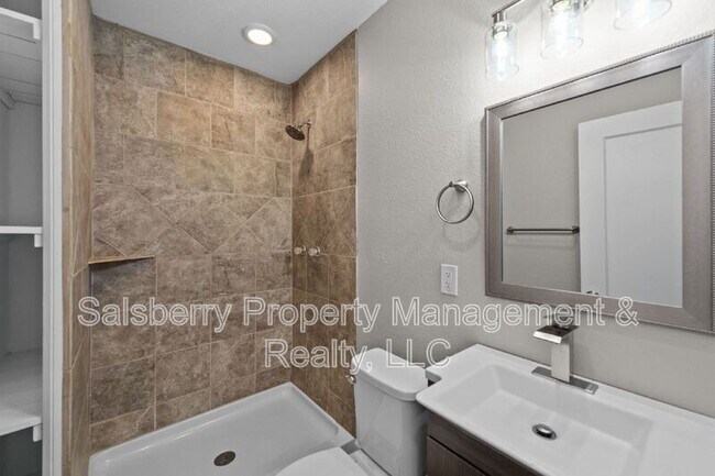 Building Photo - 3772 W 6th St