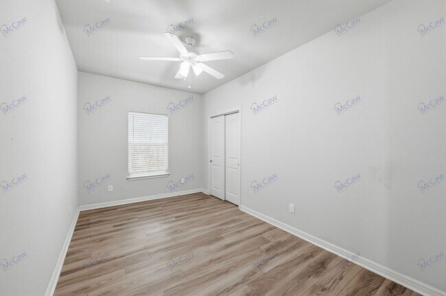 Building Photo - 5504 Wellesley Ave