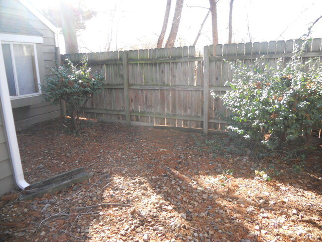 Building Photo - 2308 Lowell Dr