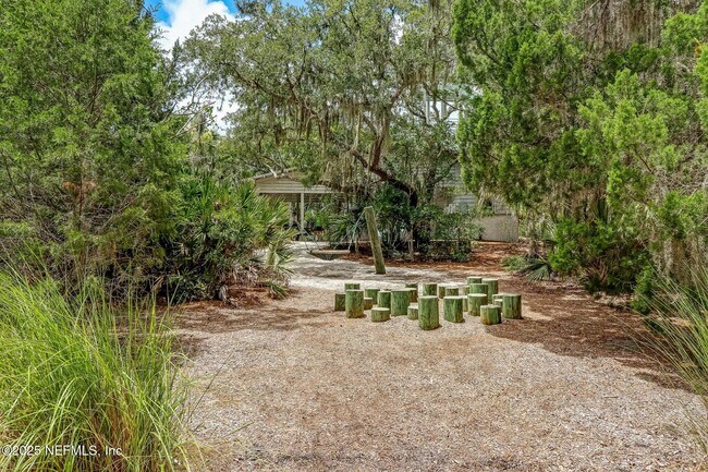 Building Photo - 426 Beachside Pl